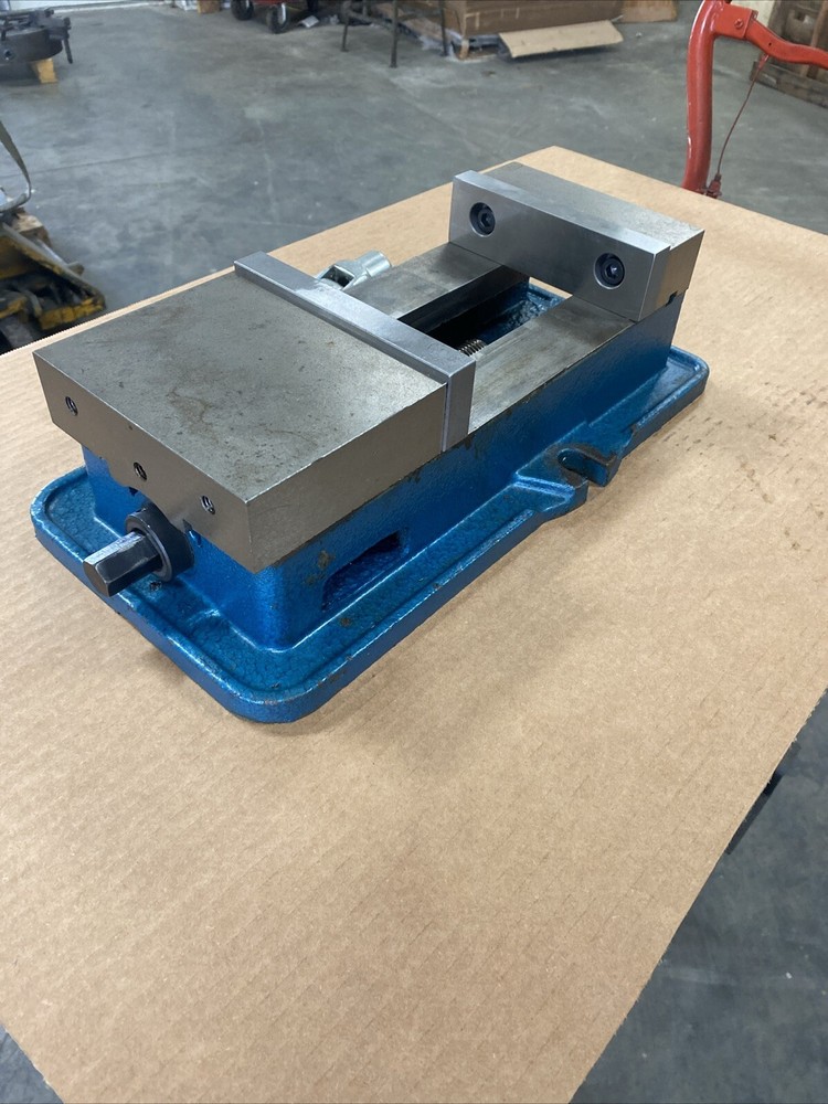 INTERSTATE 6” Machine Vise With Jaws & Handle