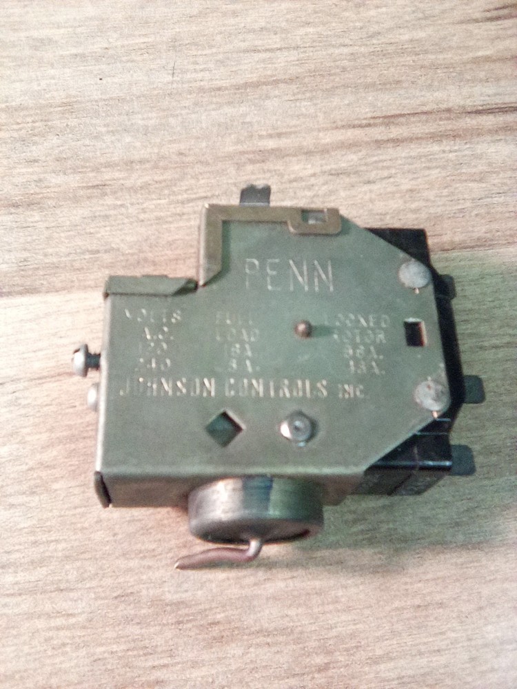 Johnson Controls P20BA-46 Pressure Switch AC 120V 16A
