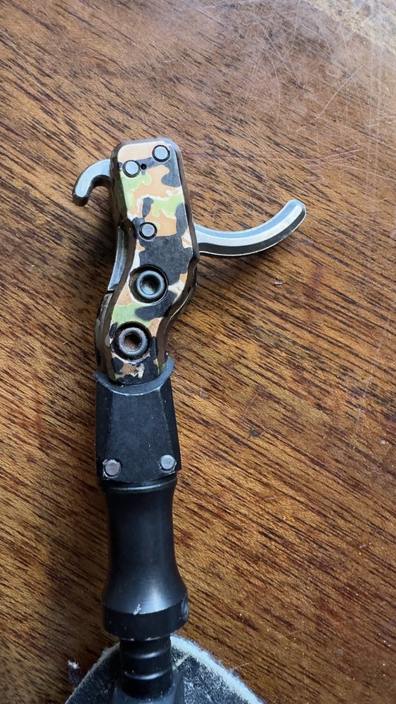 Hardcore Buckle Foldback Adjustable Archery Compound Bow Release Camo Wrist Stra