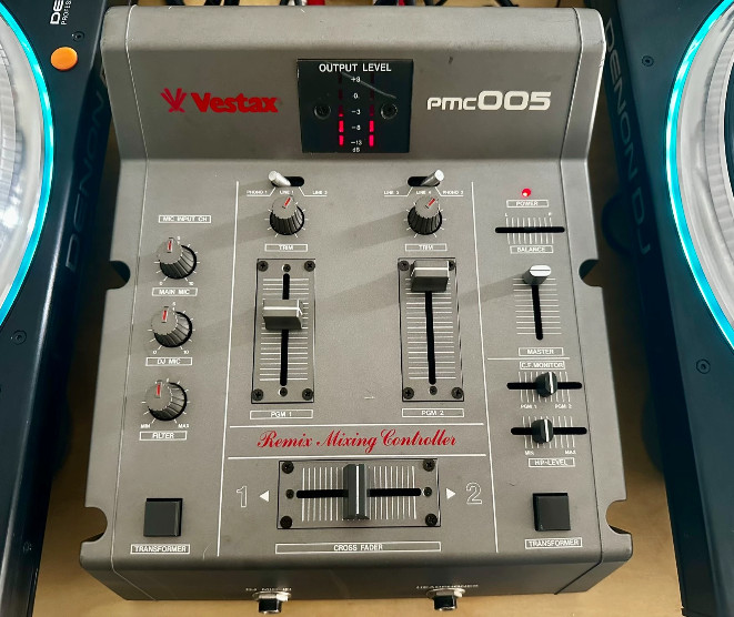 1pcs Vestax PMC005 Mixing Console