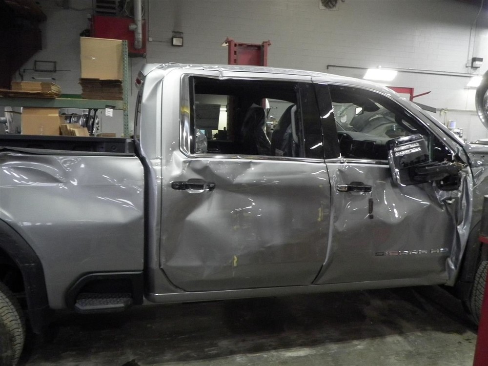 2026 Sierra 2500 SLT Air Shutter