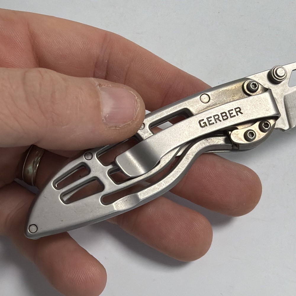 Gerber Paraframe Pocket Knife with Clip 4” 4661019A Clean Sharp Silver