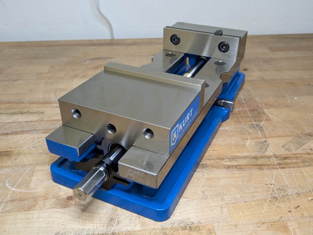 Kurt DX6 CrossOver Manual Precision Machine Vise 6" Jaw Width 9" Opening