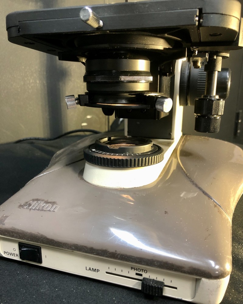 Nikon Labophot 2 Microscope Dual Viewing Heads with 5 Objectives