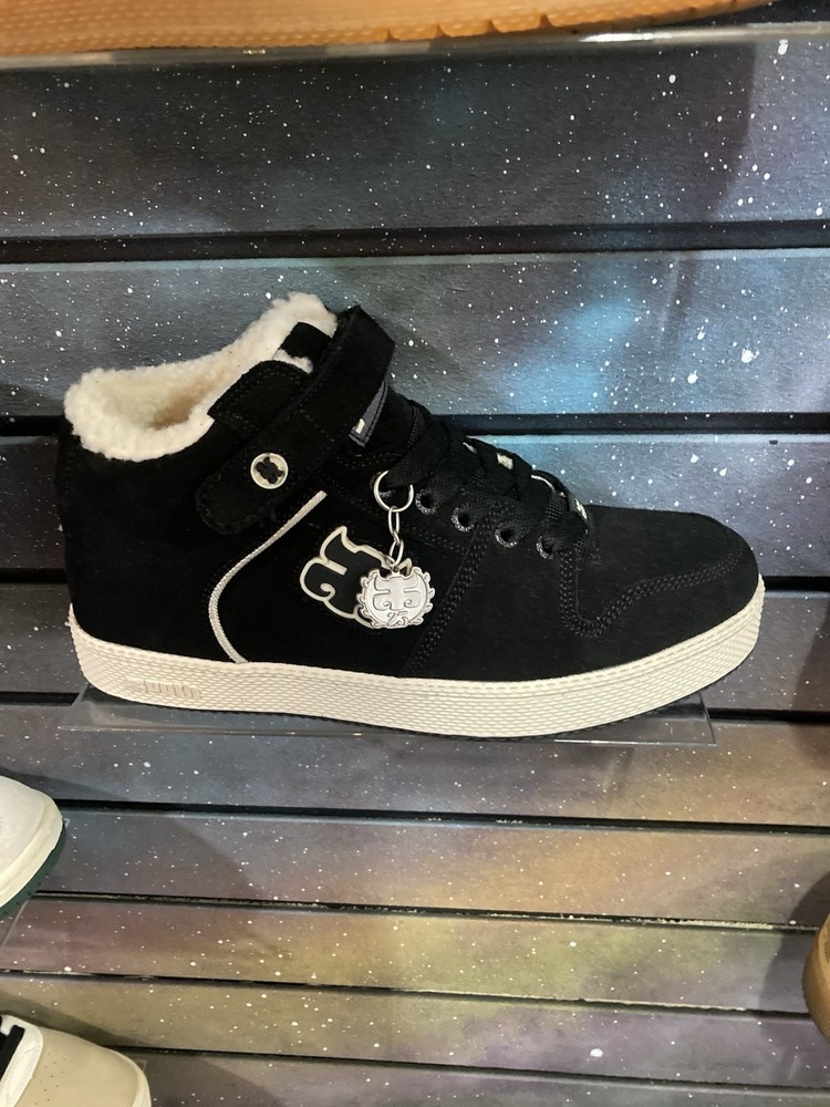 Ipath Grasshopper Shearling Waxed Suede size 10.5