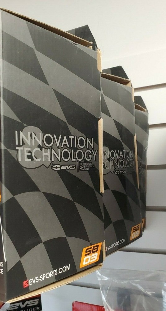 EVS SB03 Shoulder Support - scratch & dent