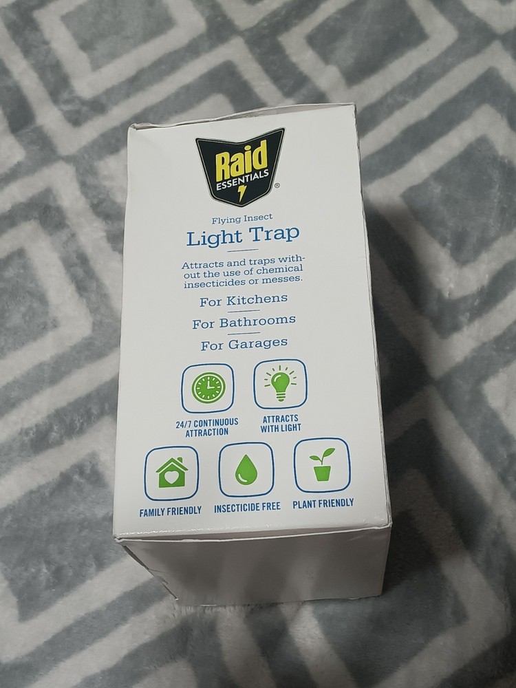 Raid Essentials Flying Insect Light Trap New