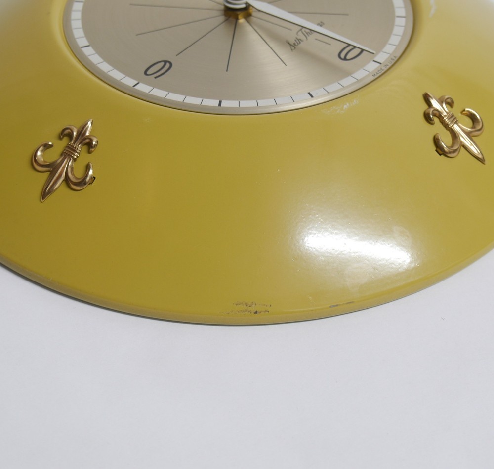 Vintage MCM Seth Thomas Bathette Tri-Q Wall Clock