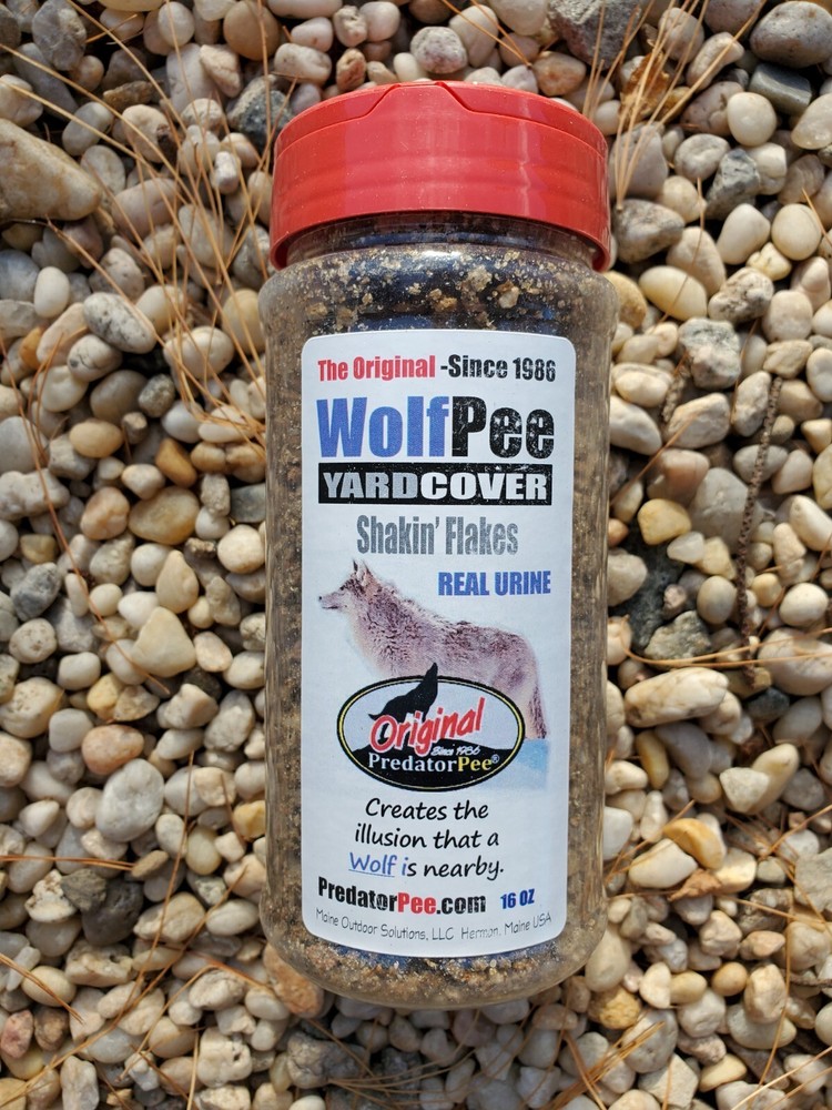 Predator Pee Wolf Pee Yard Cover Shakin Flakes