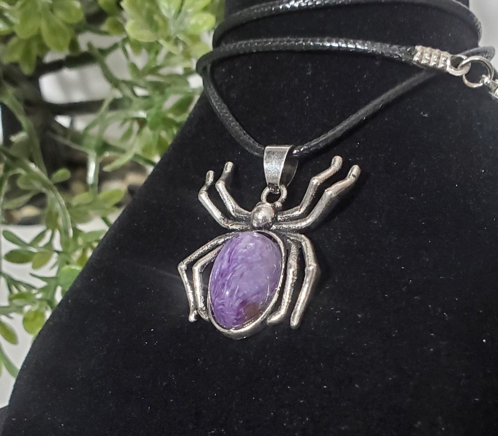 Spider Pendant Chorite