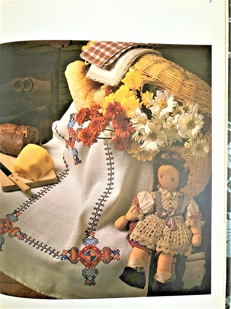 42 Embroidery Projects Exquisite Designs Traditional Projects with Directions