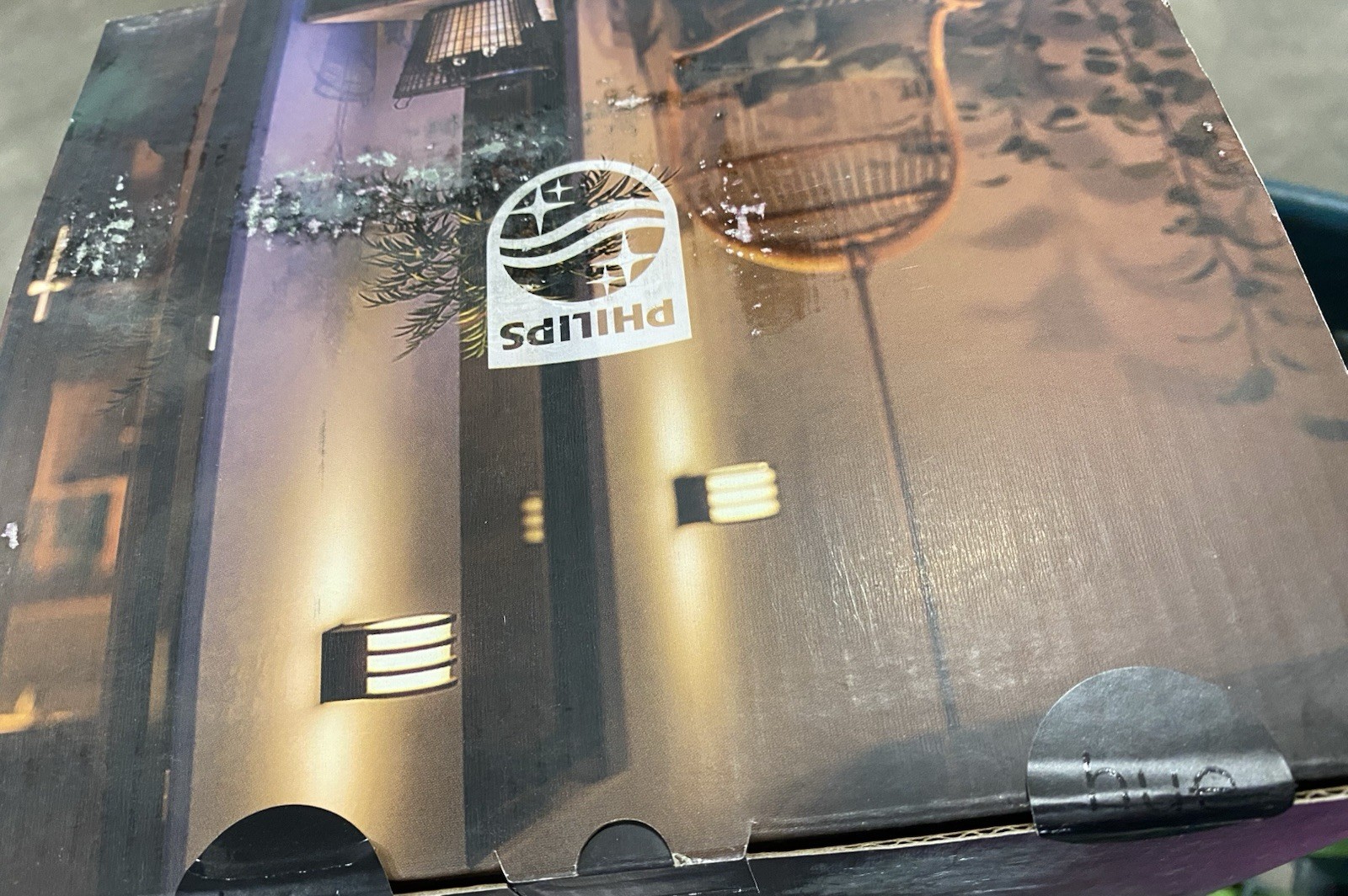 Philips Hue Lucca White And Color Ambiance Outdoor Wall Light BRAND NEW