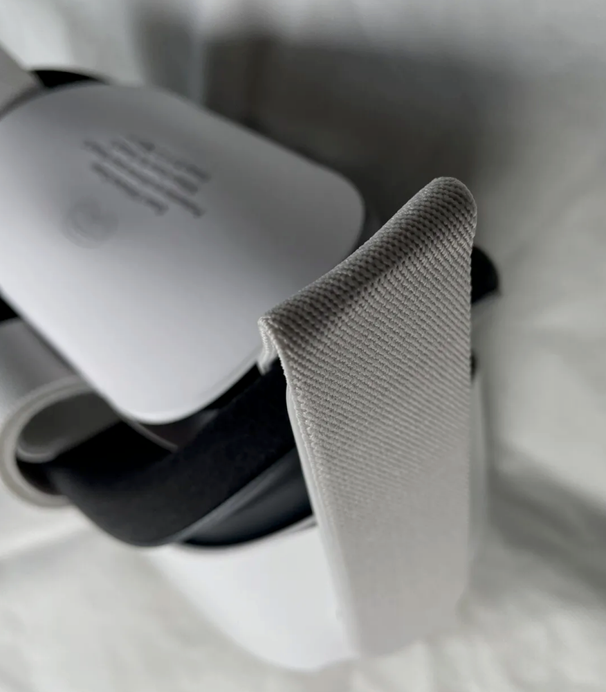 Oculus Quest 2 128GB All-in-one VR Headset - White Headset ONLY No Controllers