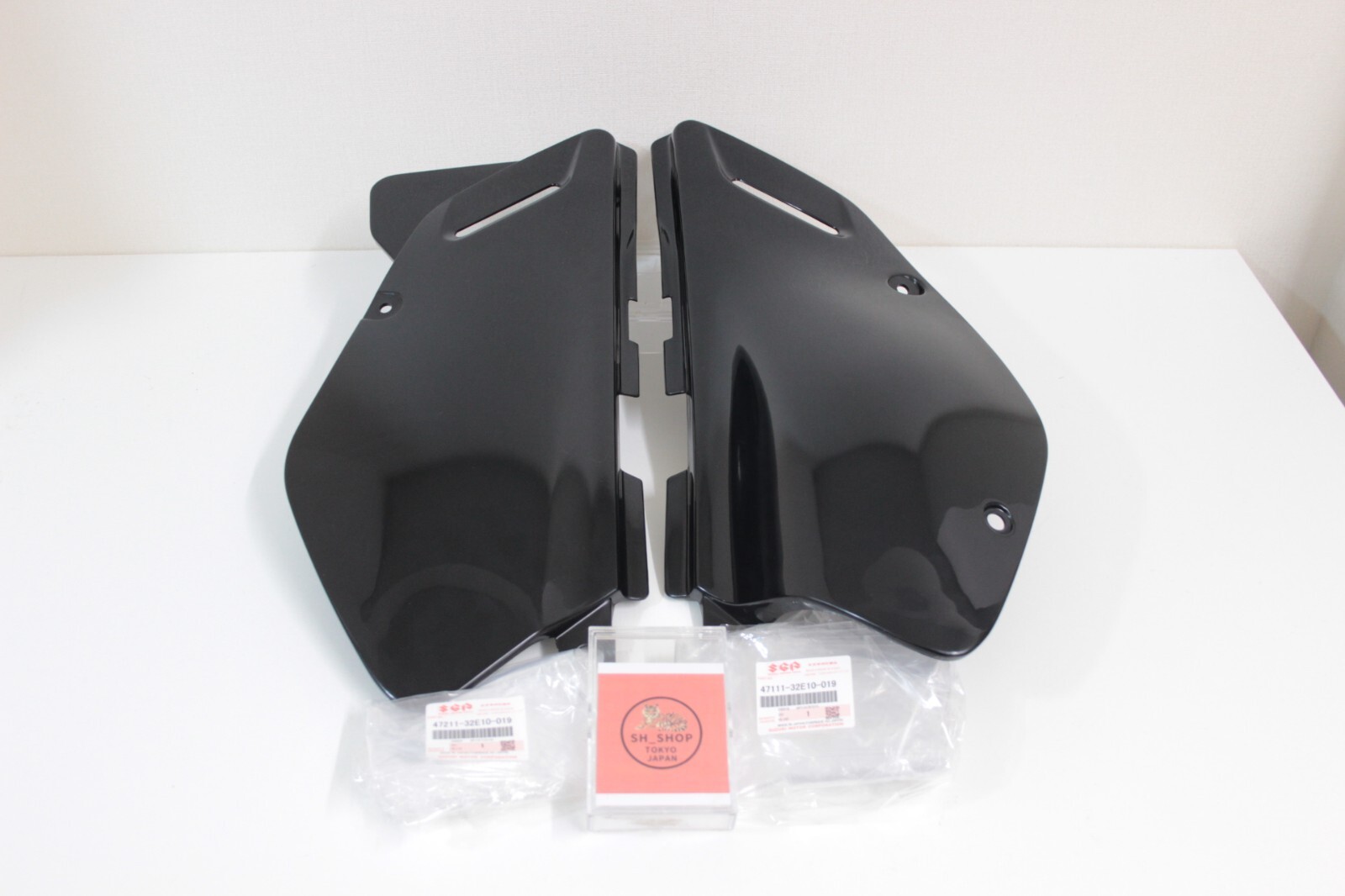 SUZUKI 1996 - 2020 DR650SE BLACK SIDE FRAME COVERS OEM LEFT & RIGHT in stock