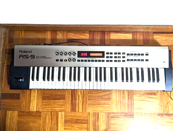 Roland RS-5 Synthesizer Keyboad Vintage