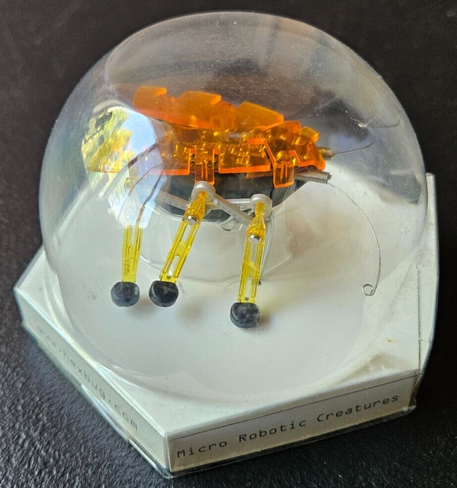 HEXBUG ALPHA. HEX BUG, MICRO ROBOTIC CREATURE. 2007 INNOVATION FIRST. RADIOSHACK