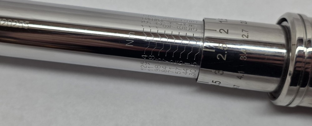Snap-On QE2R100R 3/8" Drive Adjustable Click-Type Micro Torque Wrench
