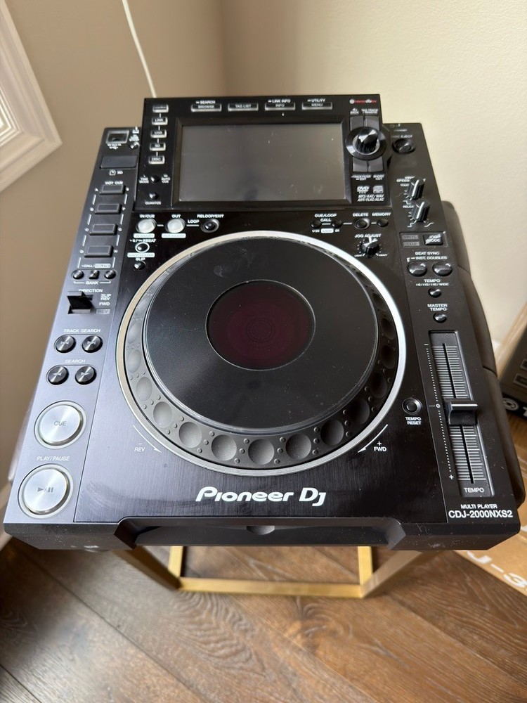 Pioneer CDJ 2000 NXS2