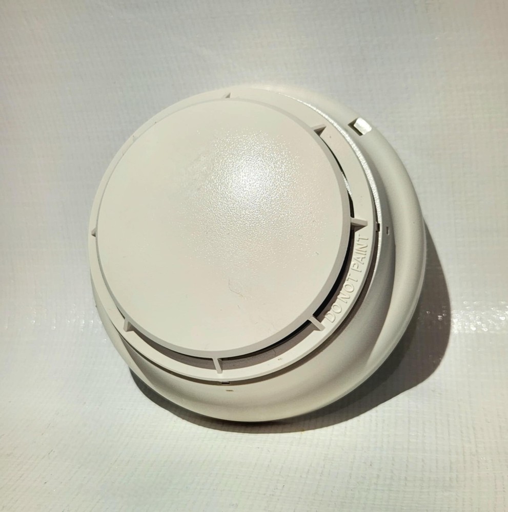 Simplex 4098-9714 Smoke Detector Head + 4098-9792 Base - Cleaned, Tested