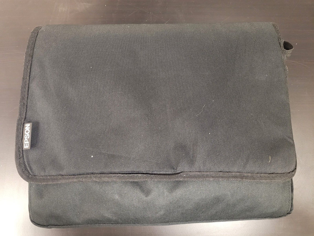 Vivitek D554 DLP Projector 3D Ready HDMI includes Cords, Remote, Case, Software