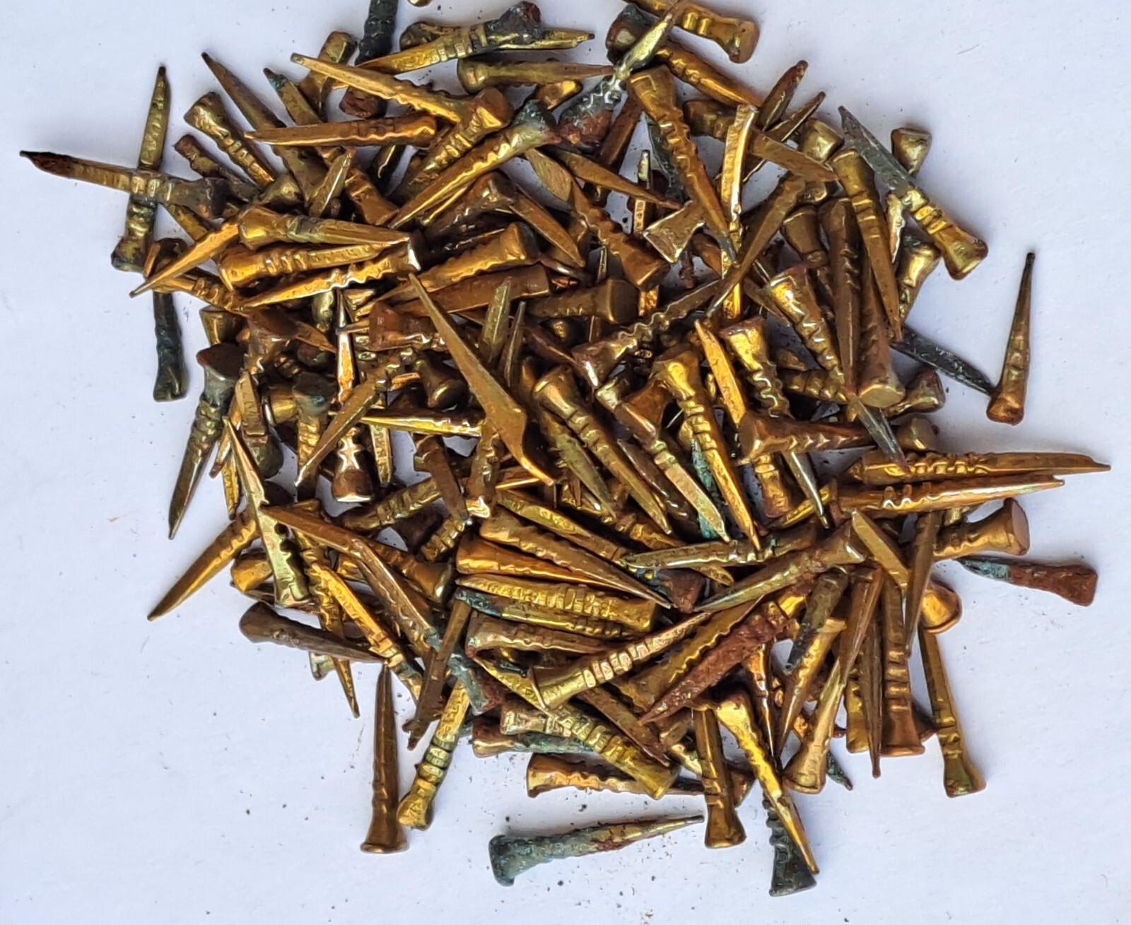 Antique Unbranded Improved Brassed Cobblers Tacks Nails ~ Size 4 1/2 / 8