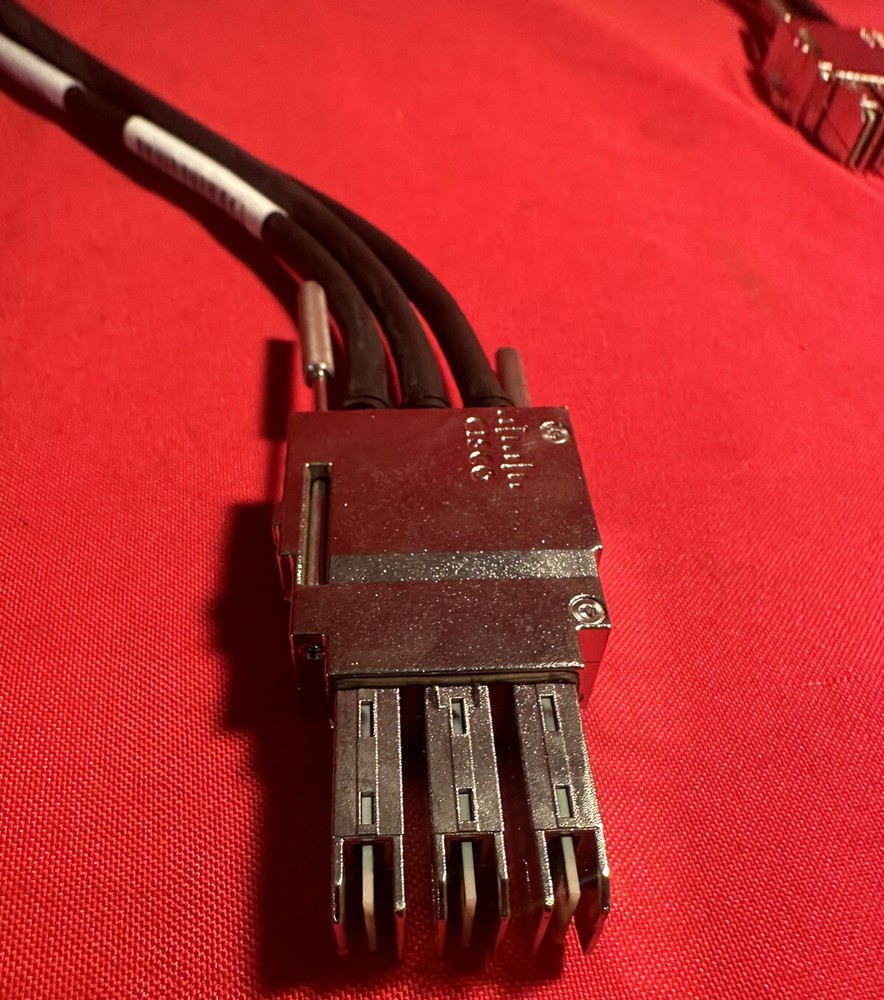 Genuine Cisco STACK-T1-1M V01 StackWise 480 Stacking Cable