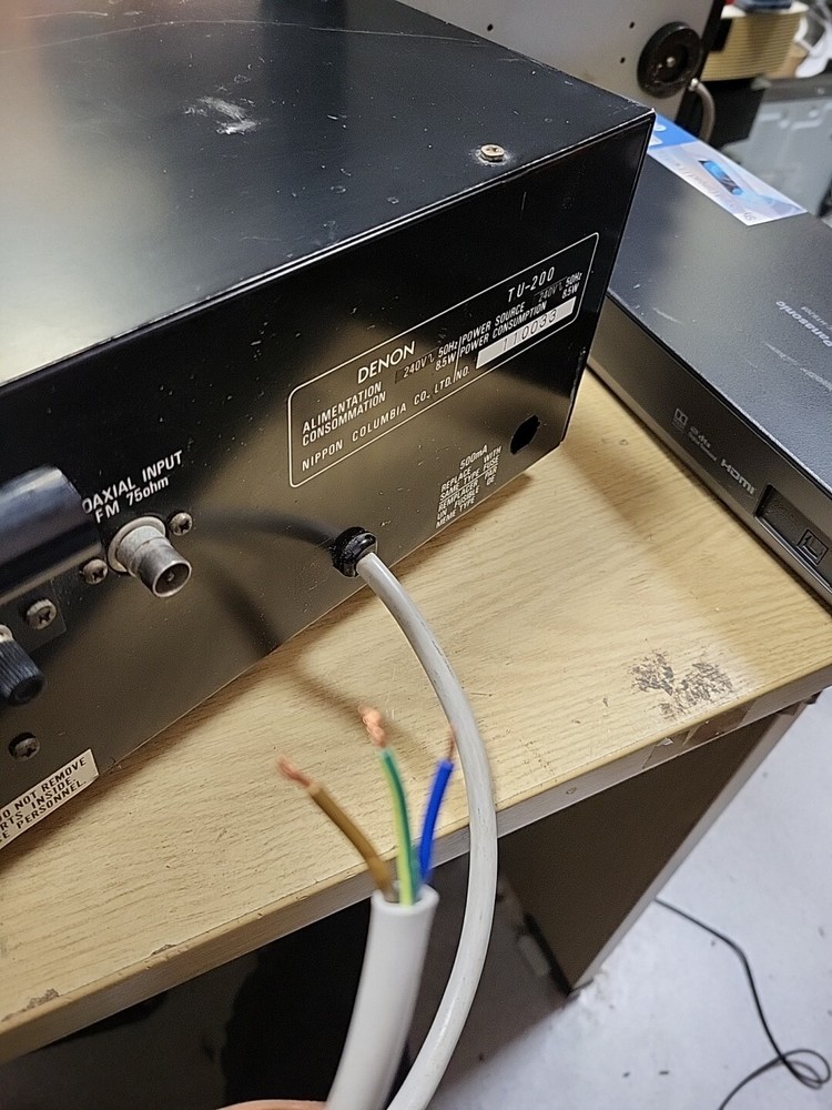 Denon TU-200 Stereo Tuner