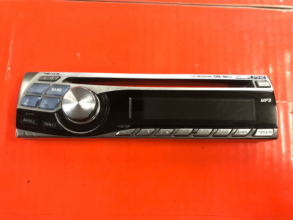 Alpine CDE-9843 Detachable Faceplate
