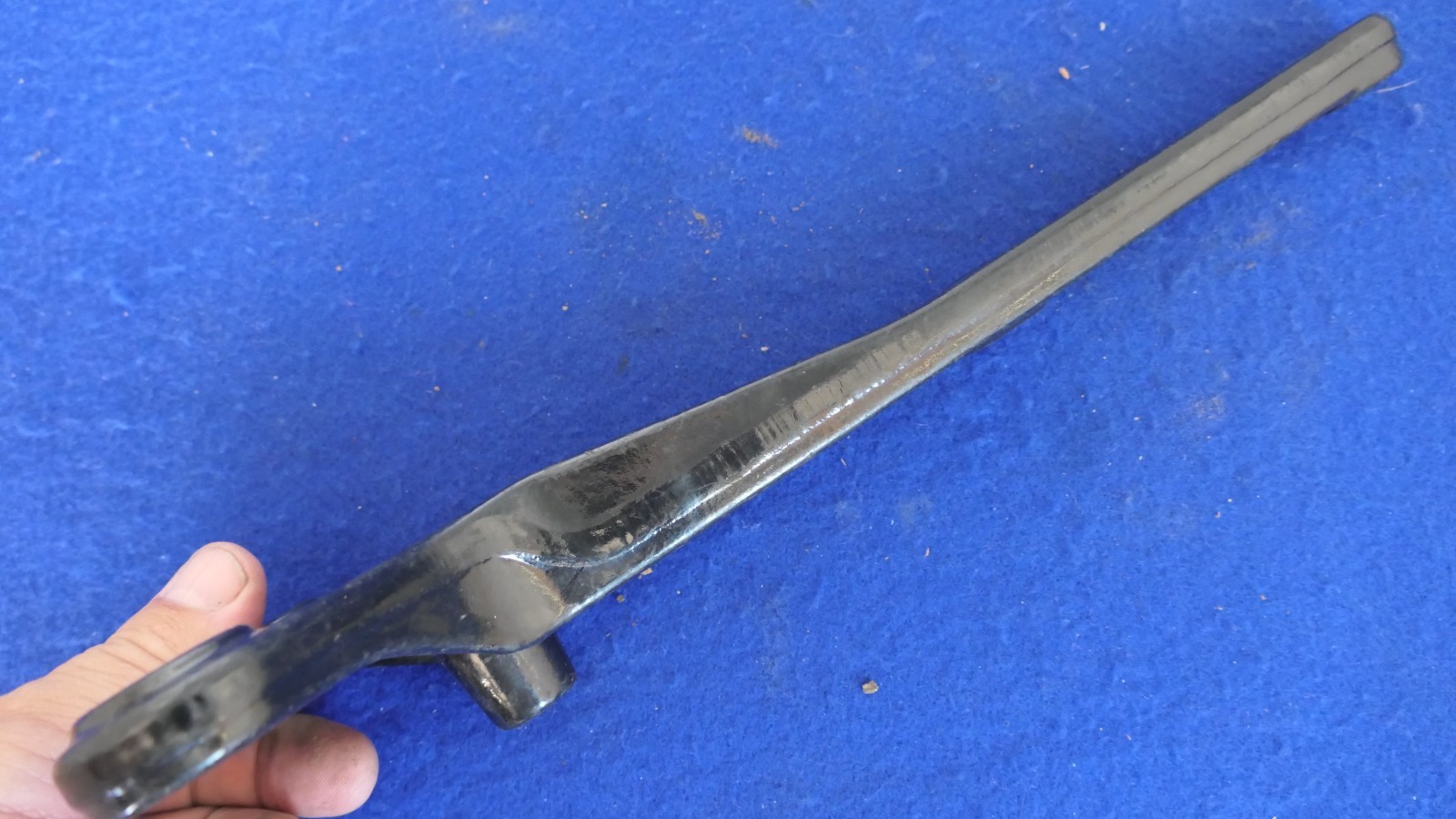 Genuine Harley Davidson Softail Fatboy Deuce Exhaust Mounting Bracket 2000-2006