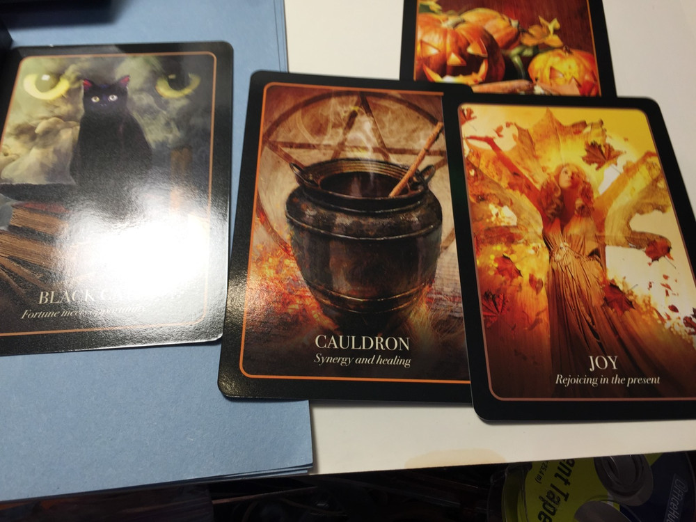 Halloween oracle by Stacey Demarco (With guidebook)