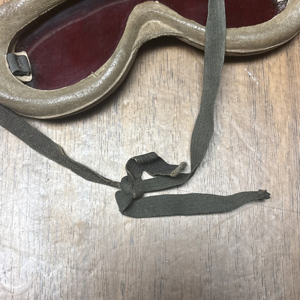 US WW2 Polaroid No. 1021 Goggles With Vinyl Case