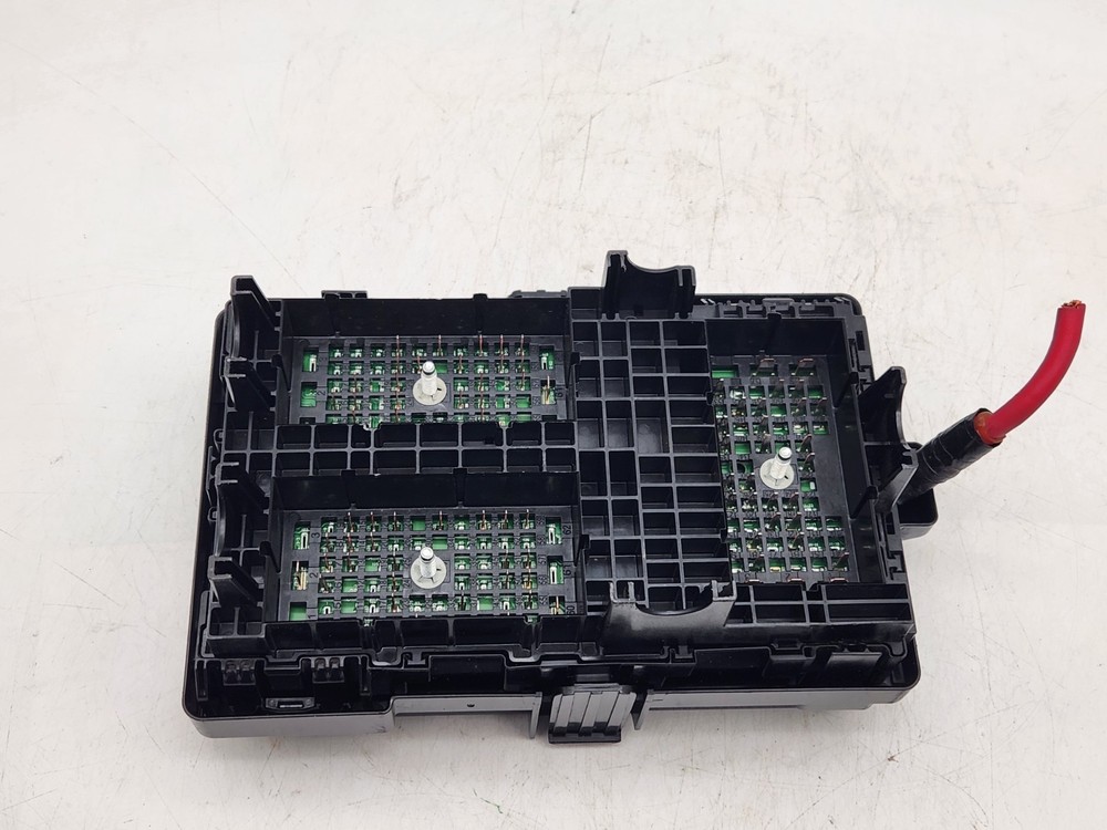 2017-2022 Chrysler Pacifica Engine Fuse Box Relay Junction Module Unit OEM