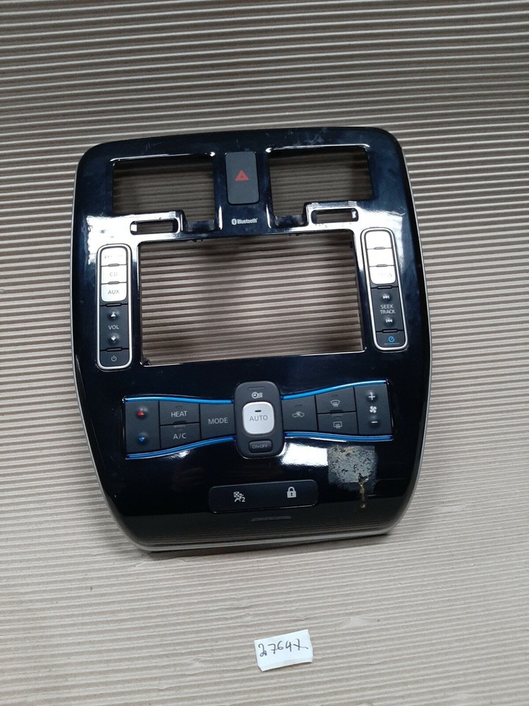 2013 INSTRUMENT PANEL CLIMATE CONTROL UNIT  682603NL0A  NISSAN LEAF