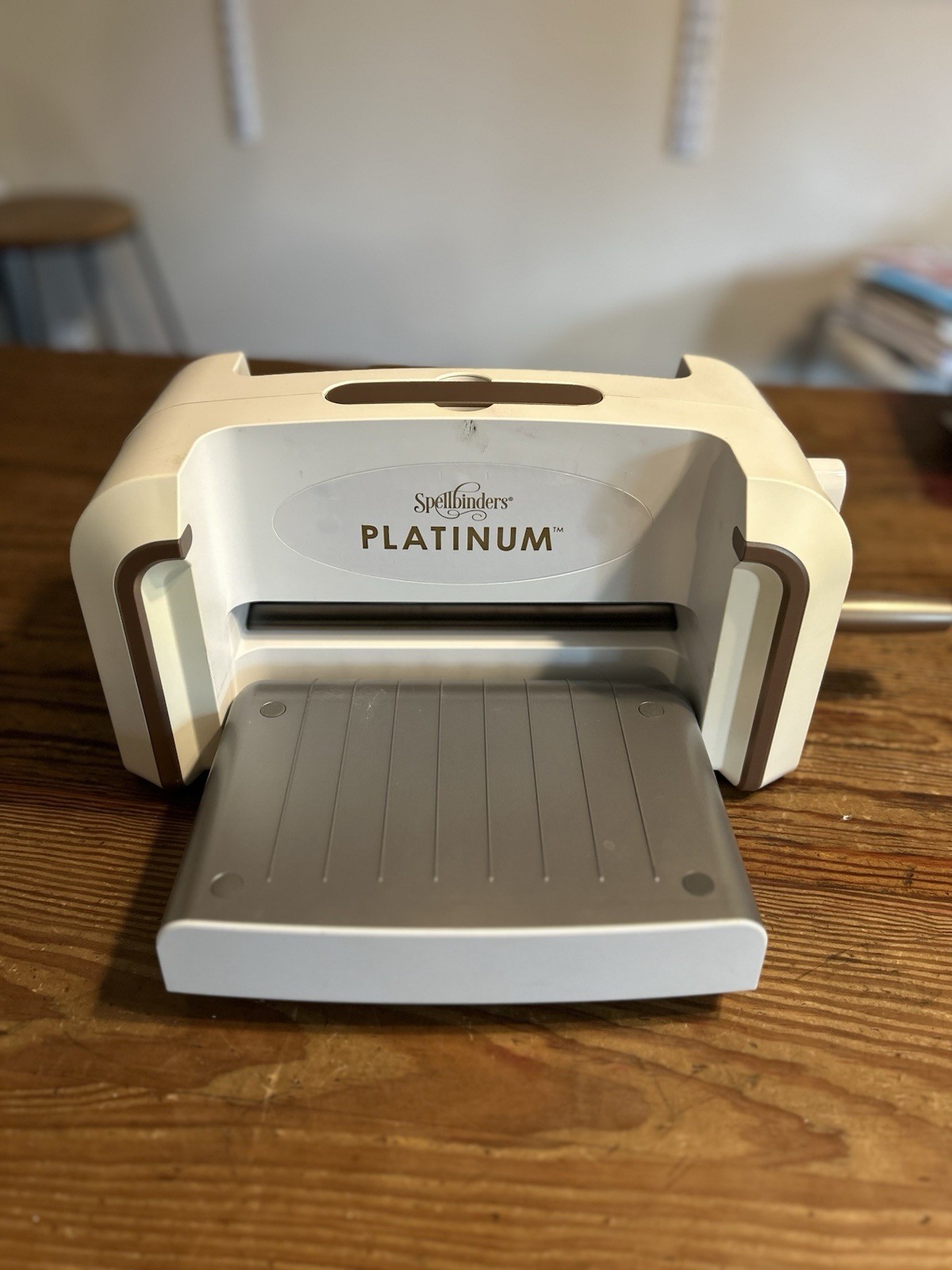 Spellbinders Platinum Fold Up Die Cutting & Embossing Machine ￼