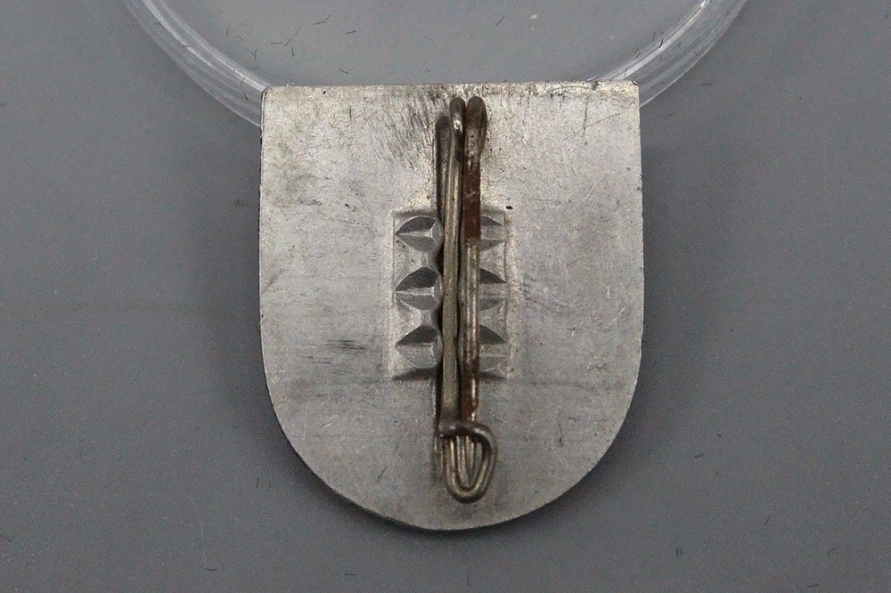 WW2 German Munchen Tinnie . PIN1079