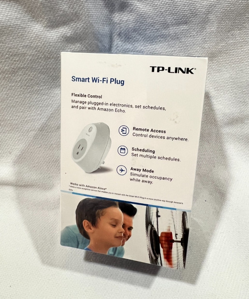 TP-Link - HS100  Smart WiFi Plug   w/Google Assistant & Amazon Alexa Sealed