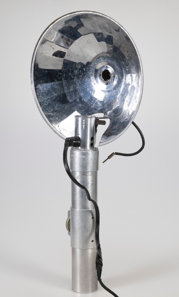 Mendelsohn Speedgun Model E-4 flash gun