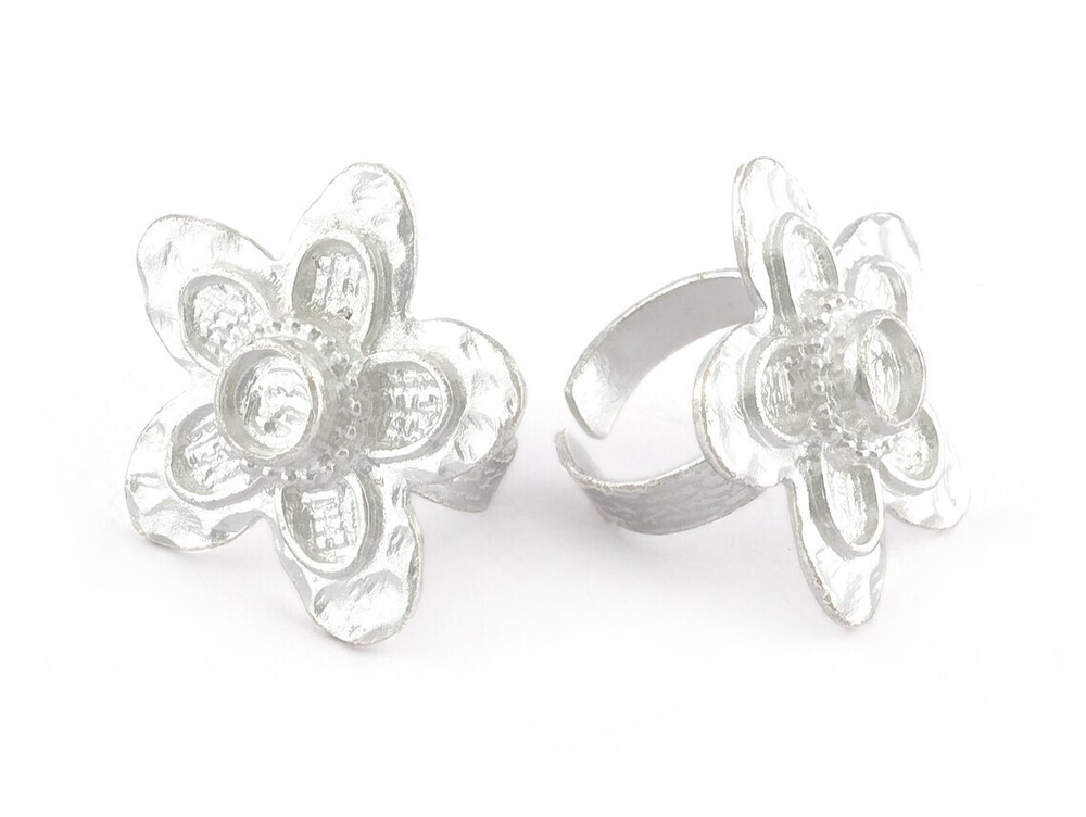 Daisy Flower Ring ,Adjustable,Round Blank Bezel Setting-Shiny Silver Plated 5351