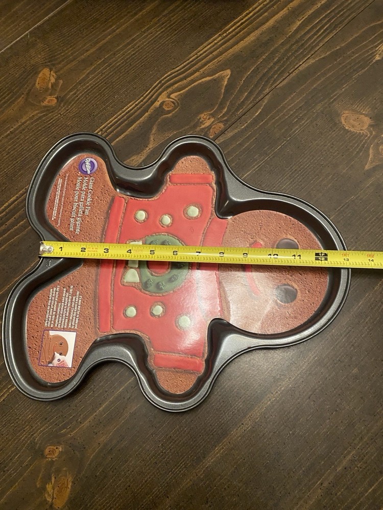 Wilton Giant Cookie Pan Gingerbread Man