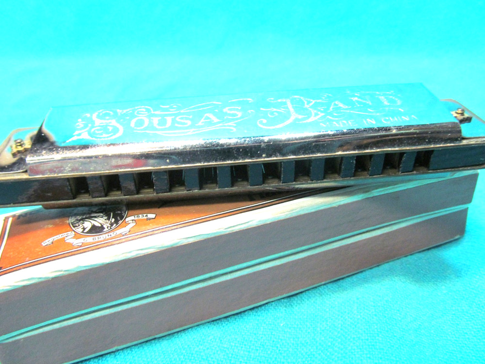 SOUSA'S 1012 HARMONICA IN BOX