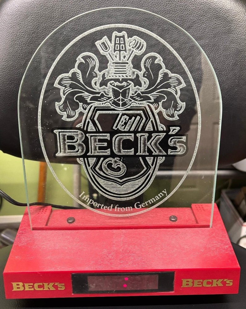 WOW!!! BECKS BEER - VINTAGE LIGHTED DIGITAL CLOCK