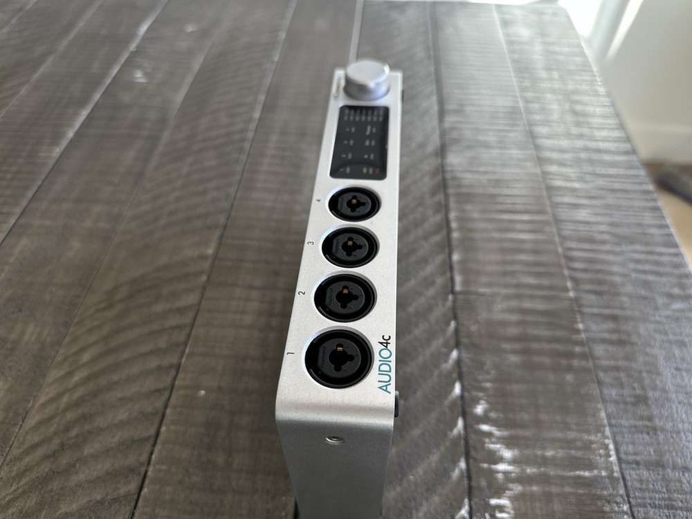 🎙️ Audio/MIDI Interface iConnectivity Audio Interface Unit