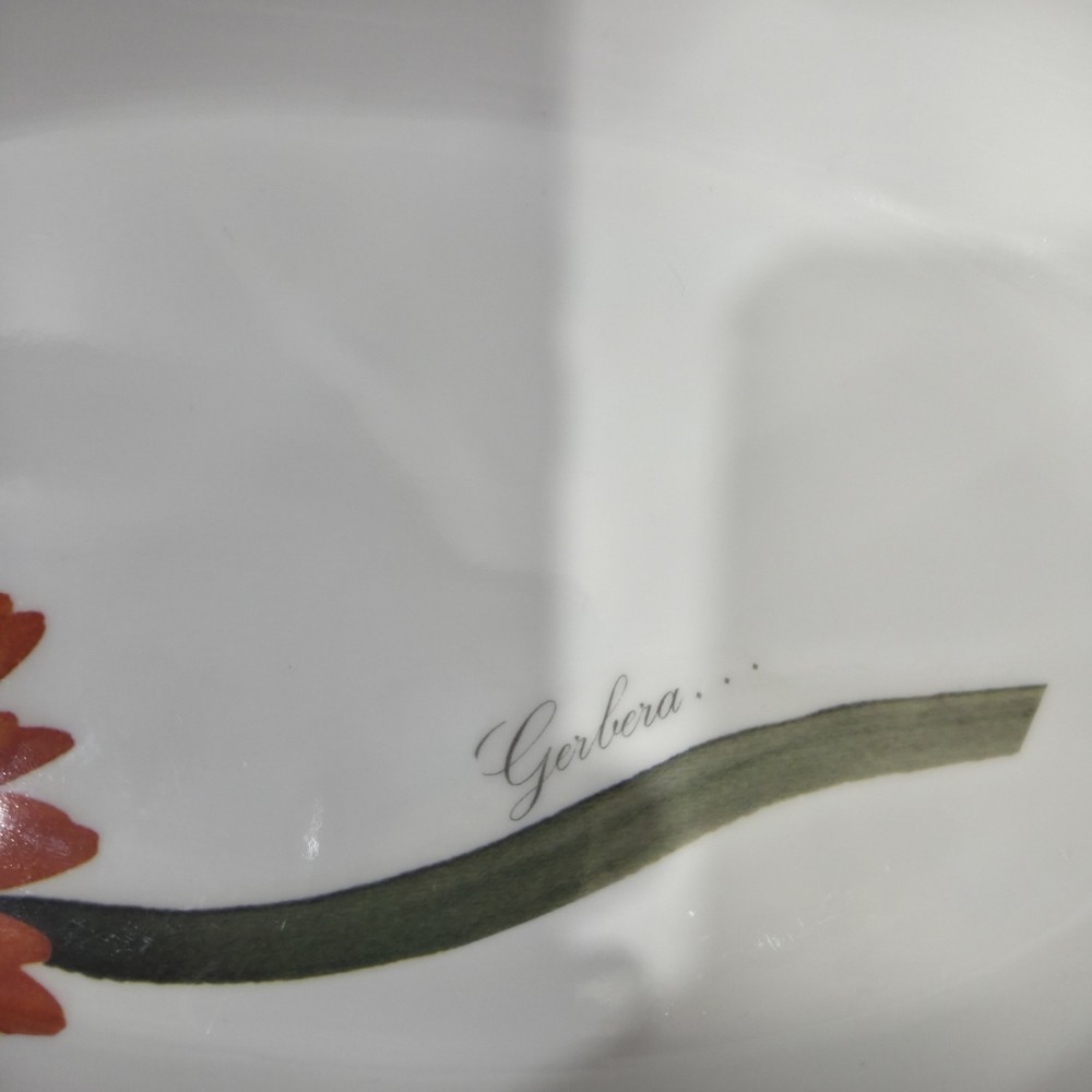 Flamefield Melamine Dishes 1 Platter And Set/2 Crescent Dishes Gerbera