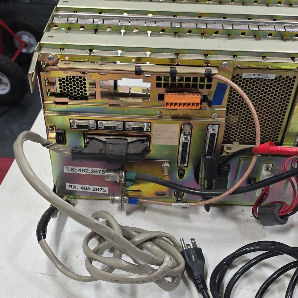 Motorola Quantar T5365A UHF Base Station Transceiver Model T5365A