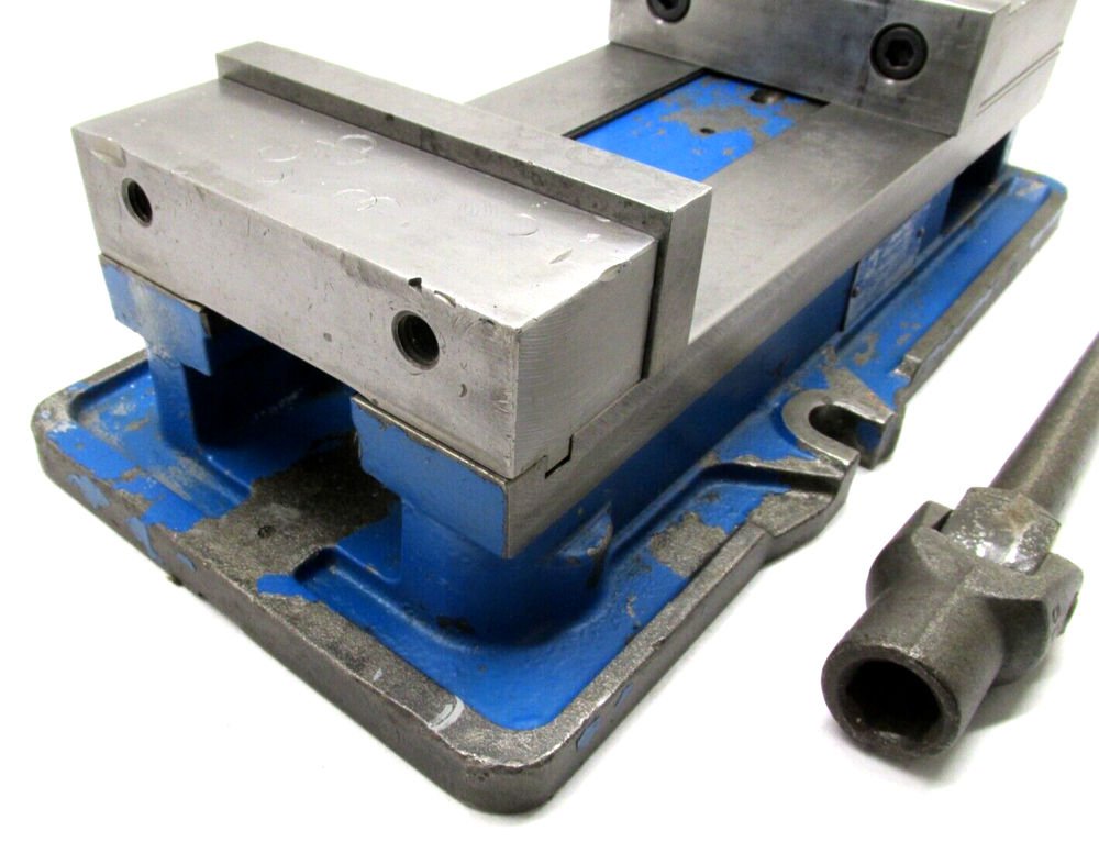 KURT ANGLOCK 6" MILLING MACHINE VISE w/ JAWS & HANDLE - #D675