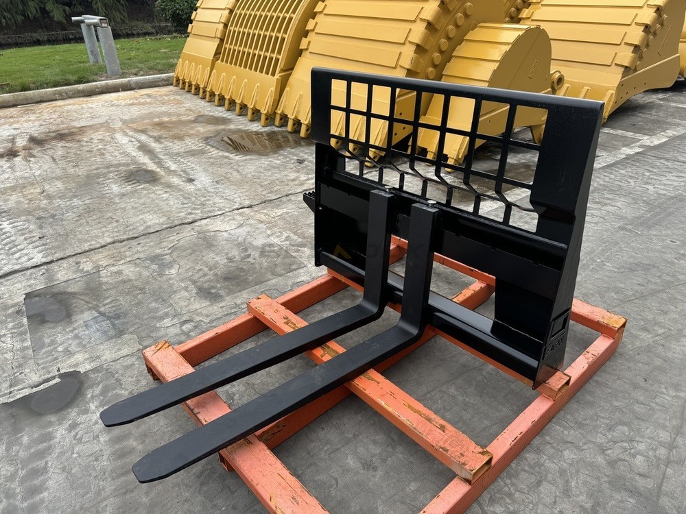 Skid Steer Loader GP Fork Carriage, 50in