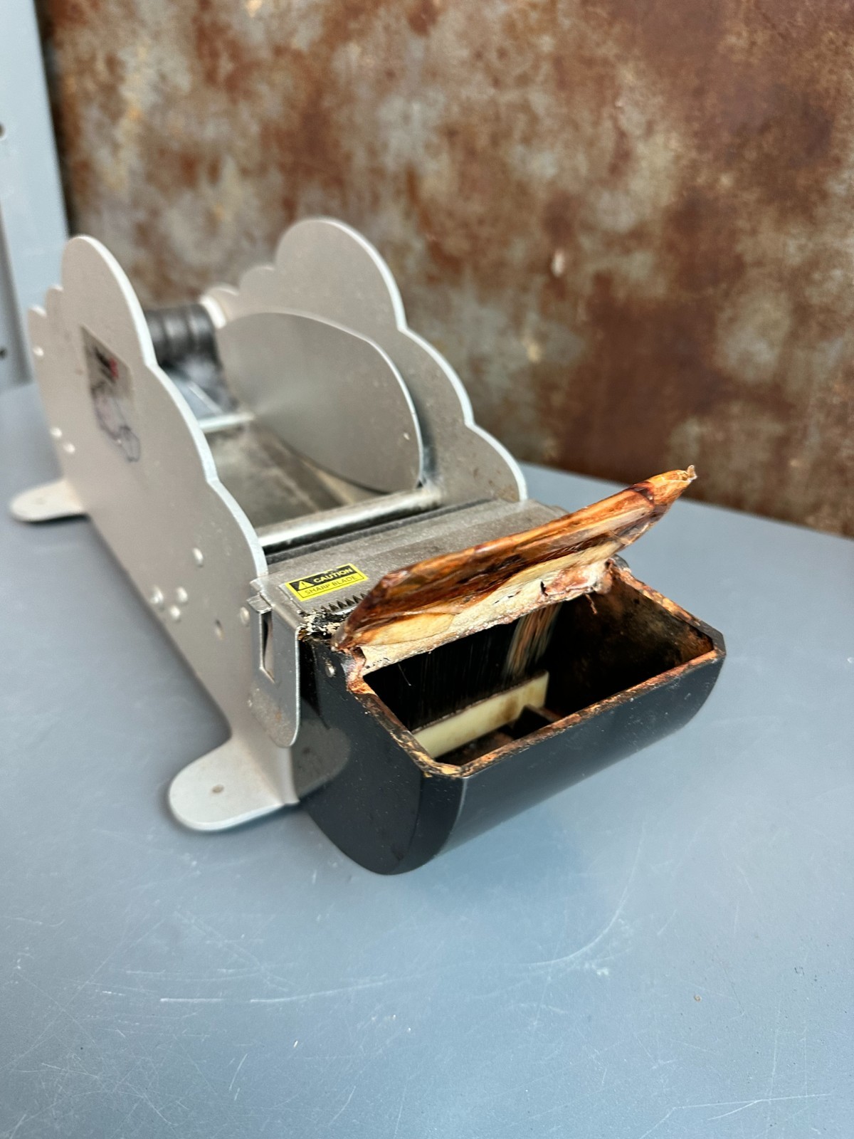 Better Pack Packer 3S Water-Activated Gummed Tape Dispenser