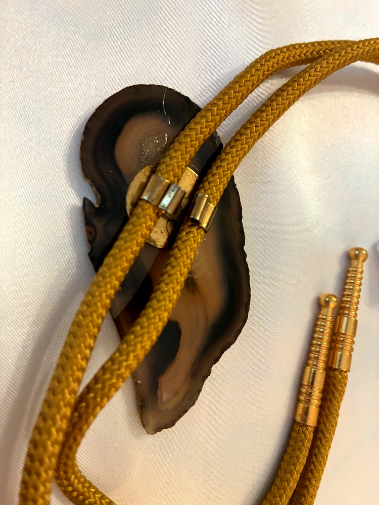 Men's Bolo Tie. Agate Slice. EUC B-20