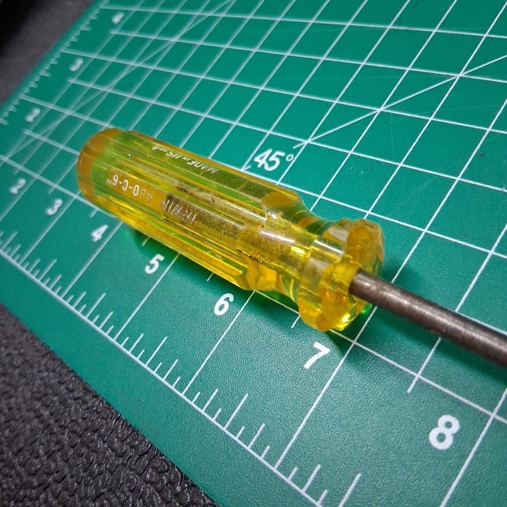 Irwin 400-C-6" Yellow Plastic Handle SLOTTED Flat Head Tip SCREWDRIVER