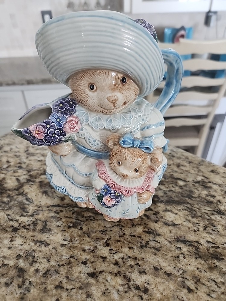 Fitz And Floyd HYDRANGEA BEAR Water Pitcher 1.875 Quart